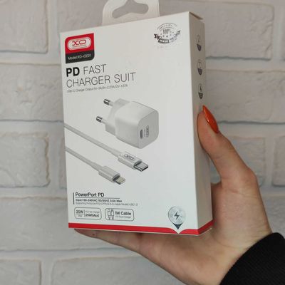 Сетевое ЗУ  CE01 Type-C to Lightning PD 20W Быстрая зарядка EU (Белый) 31072 XO